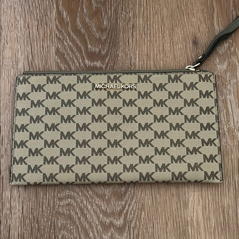 Michael Kors Monogram Wristlet Tan/Olive green